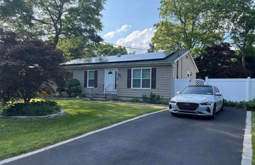 Stylish 3 BR Entire Home NearTown & Beach with Pool Table & King Bed - Foto 4