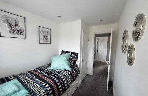 Weekend availability - 3 Bedroom House - Free Parking - Ideal for Families and Groups - Foto 15