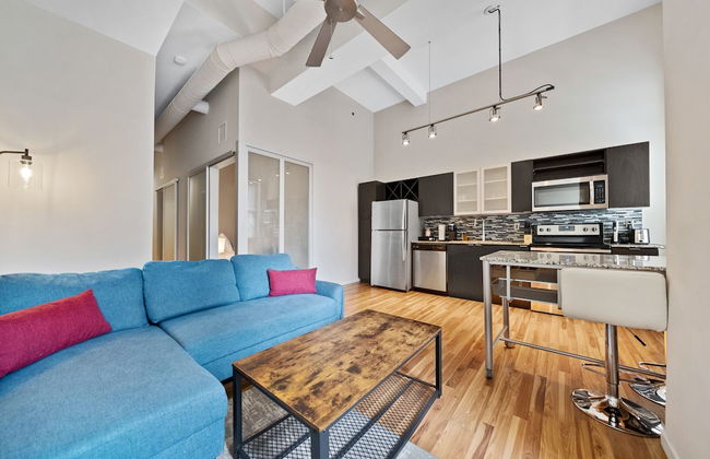 Cincinnati City Club Apartments by Airriva - Photo 2