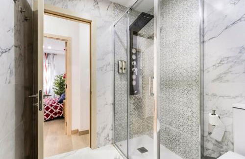 LUJO Parking, Proyector, Maquinita y Patinetes - Foto 24