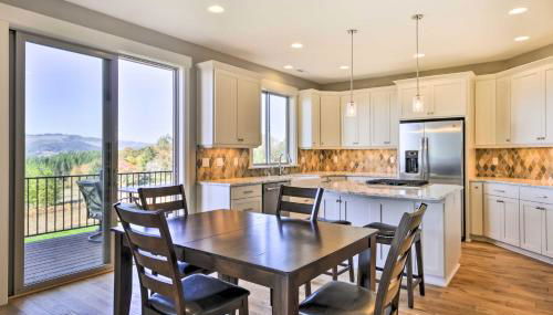 Chic Willamette Valley Home with Deck and Vineyard! - Foto 3