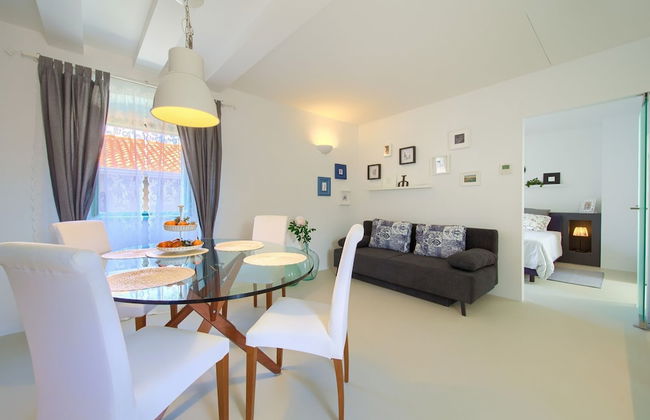 Vibrant and Elegant Downtown Krk Apartments - Photo 30