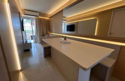 Beira-Mar Sofisticado com Vista Mar e Piscina - Foto 65