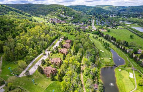 Renovated Ski In Out Condo King Bed Patio Grill - Foto 25