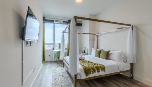 Emerald Escape, Free Parking, 2 Bath, Sleeps 8 Near American Dream and The Airport, King Bed and 2 Queen Beds, Washer and Dryer - Foto 3, towels