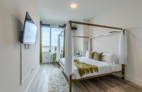 Emerald Escape, Free Parking, 2 Bath, Sleeps 8 Near American Dream and The Airport, King Bed and 2 Queen Beds, Washer and Dryer - Foto 3