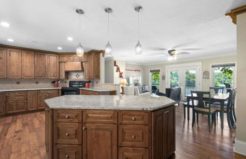 Lakeside Oasis - Room for 12 - Foto 2