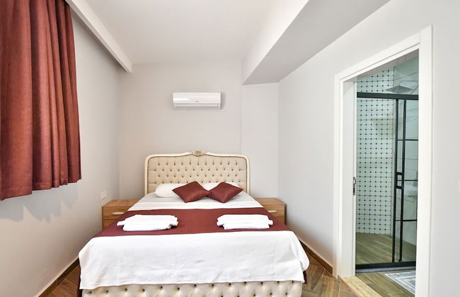 Red Moon Suites - Photo 19