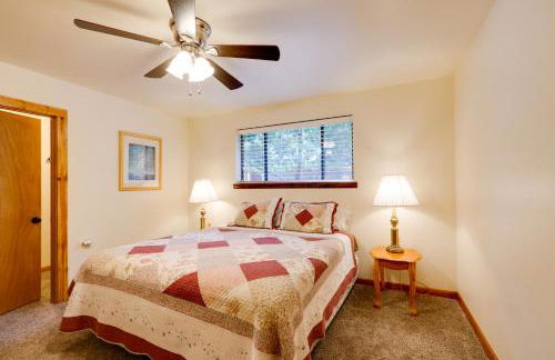 Cozy Cabin on 1 Acre in Premier Pine Neighborhood - Foto 17