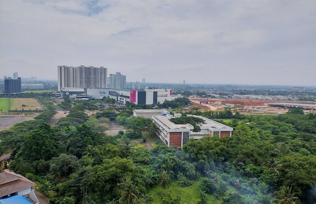 Fancy And Comfy Studio At B Residence Apartment - Photo 16