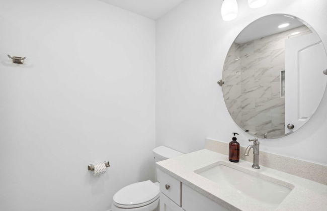 Dolphin Days by Avantstay Pool, 0.2mi to Beach! - Foto 30