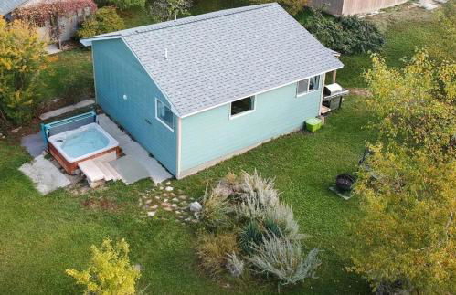 Peaceful Vacation Getaway, Private Yard, Hot Tub, 360 Views, Cozy Cottage in the heart of the Bitterroot Valley, Sage Cottage 406 - Foto 21