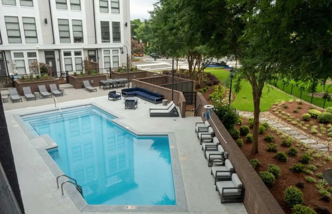 Uptown 1st Ward Corner Unit Superior 2BD Apt - Foto 43