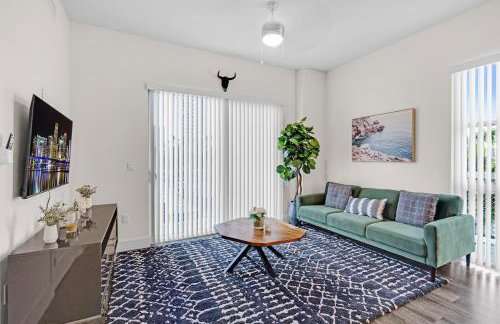 Bright and Airy 2 Bed on Biscayne Blvd with Free Park - Foto 2