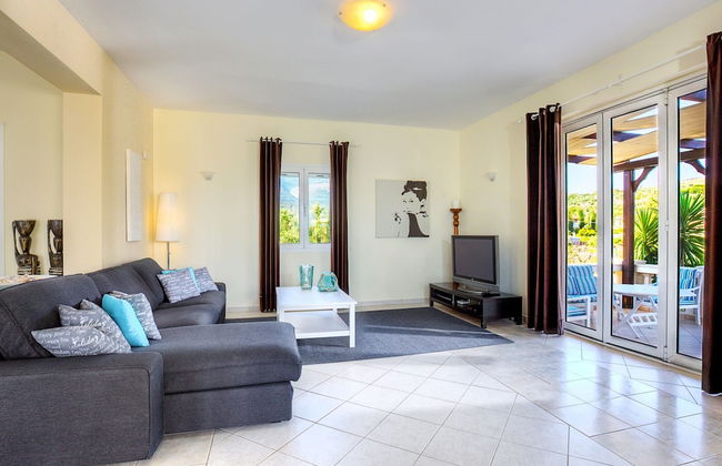 Spacious Villa with Private Pool & Outside Bar near Sea in Sisi - Foto 11