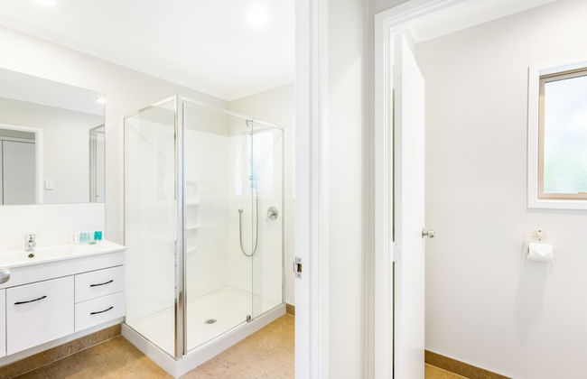 A Home away from Home - Netflix -Parking - Foto 35