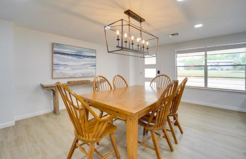 Lakefront Granite Shoals Escape with Dock! - Foto 11