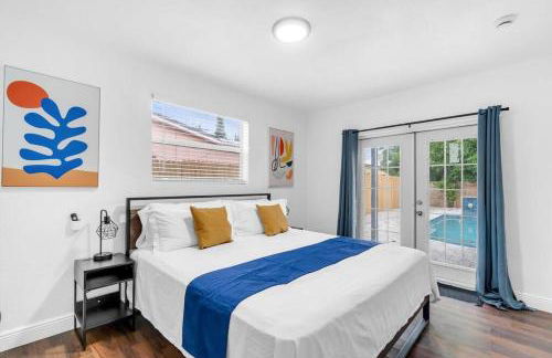 Hidden Gem 4 Bedroom Home with Private Pool & Game Room - Photo 25