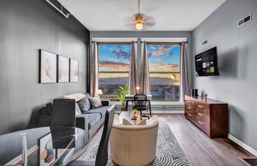 1BR Loft Sauna & Walk to Theater & Campus - Photo 2