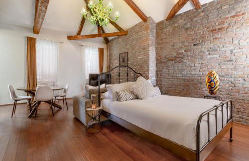 DUOMO Murano Apartment with Canal view - Photo 1