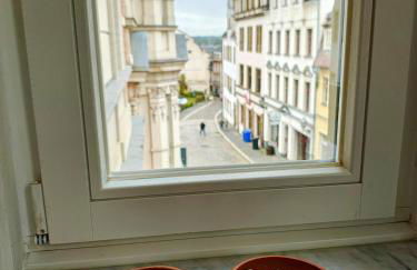 Exklusive Ferienwohnung Agnes in zentraler Bestlage von Zeitz! Vollausgestattet, freie Parkplätze, Magenta-TV, Highspeed WLAN, Fahrstuhl - Foto 6