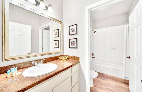 Modern 3BR Condo Near Disney- Pool and Hot Tub - Foto 40