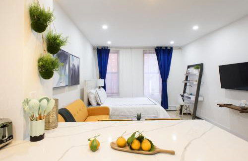 1597-9 Renovated Studio Prime UES WD in unit - Foto 27