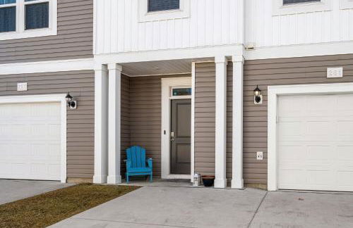 Little River 3BR Villa with Outdoor Movies & Fire Pit, Indoor Fire Place, Arcades, & Beach! - Foto 3