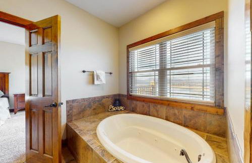 Spacious Lakeview Townhouse Sleeps 8 Deck Grill - Foto 23