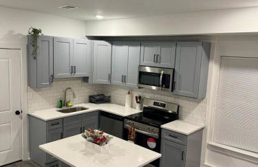 Cozy Retreat Near EWR with NYC access - Photo 24