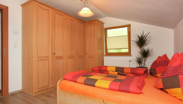 Sunlit Apartment Near Ski Area in Hollersbach im Pinzgau - Foto 4, Habitación