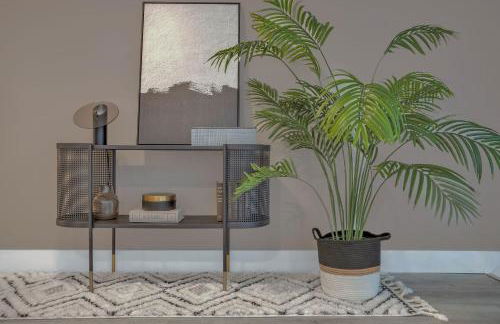 Stunning 2 Story Villa with Pool - Photo 39