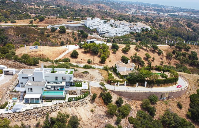 Villa in Marbella With Private Heated Pool - Photo 13