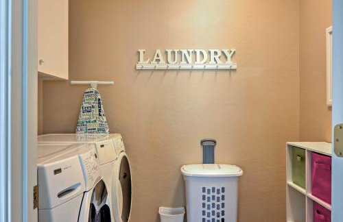 North Phoenix Home with Pool Hike, Swim and Shop! - Foto 21