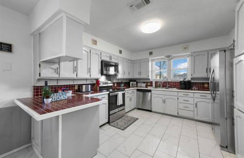 Diamond Waters near DFW & Stadium , Private Pool - Foto 34