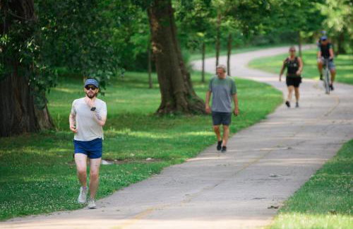 Northside FAMLYNEST Lincoln Sq 4BR 2BA 2P Rare find - Photo 47