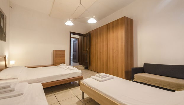 Carro Apartment - Photo 5, Room