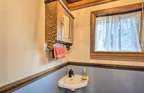 Remote Escape Riverside Home with Scenic Views - Photo 15