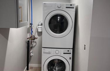 Large Five Bedroom house with outdoor patio with Jacuzzi and television! - Foto 27