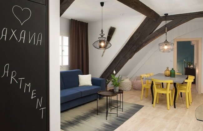 7 Tales Apartments by Adrez Living - Photo 32