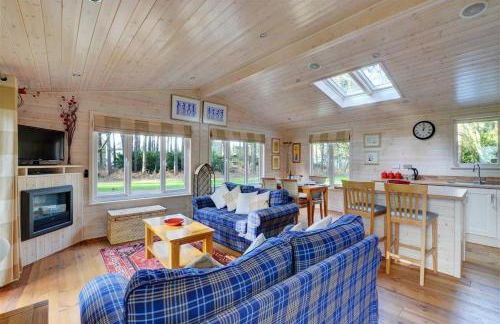 2 Bed in Weybourne oc-1628 - Photo 1