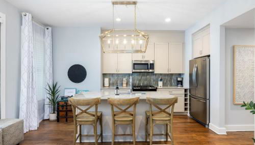 Private Porch with Parking - 2 Blocks to King - Foto 3