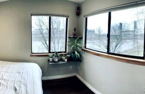 Waterfront Condo, 25ft from riverwalk, Pool & HotTub - Foto 25