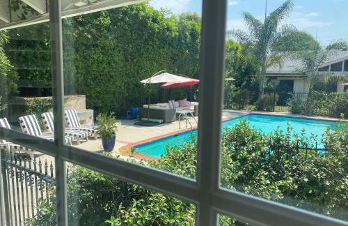 Guest house with private entry and large pool - Foto 28