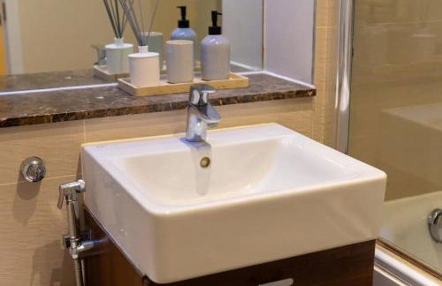 Pass the Keys Stylish Central St Albans Flat with Free Parking - Photo 12