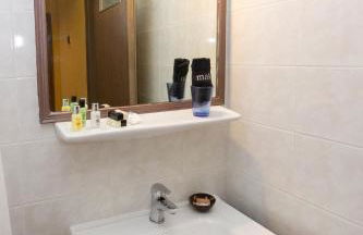 G. Kiapekou - Photo 16