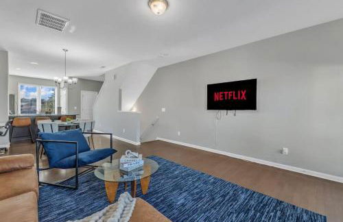 3BR Townhouse King Bed Garage Near NC State - Foto 23