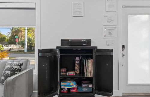 Palms Retreat! Giant Heated Pool-HotTub-FirePit-5Min2Beach-Pets-EV Chgr - Foto 41