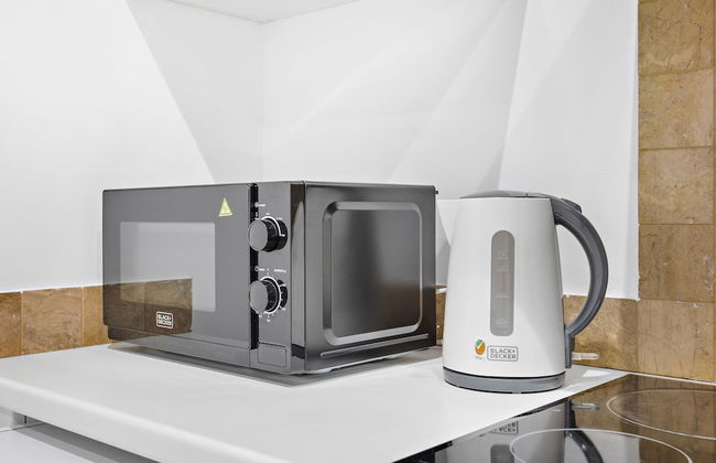 WelHome - Urban Retreat With Terrace And City Views - Photo 11