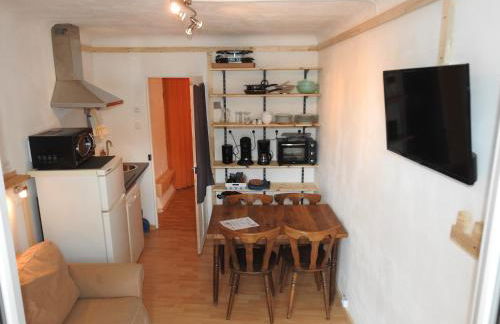 A découvrir joli petit Appart au coeur du village - Foto 1